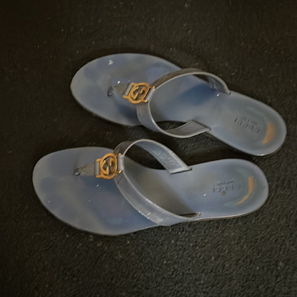 Used Navy Leather Gucci Flip Flops